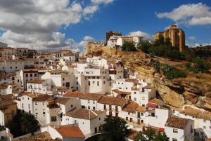 Egy spanyol város a sziklák alatt